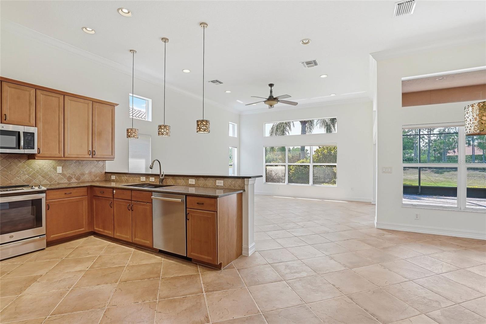 5042 SANDY BROOK CIR, WIMAUMA, FL, 33598
