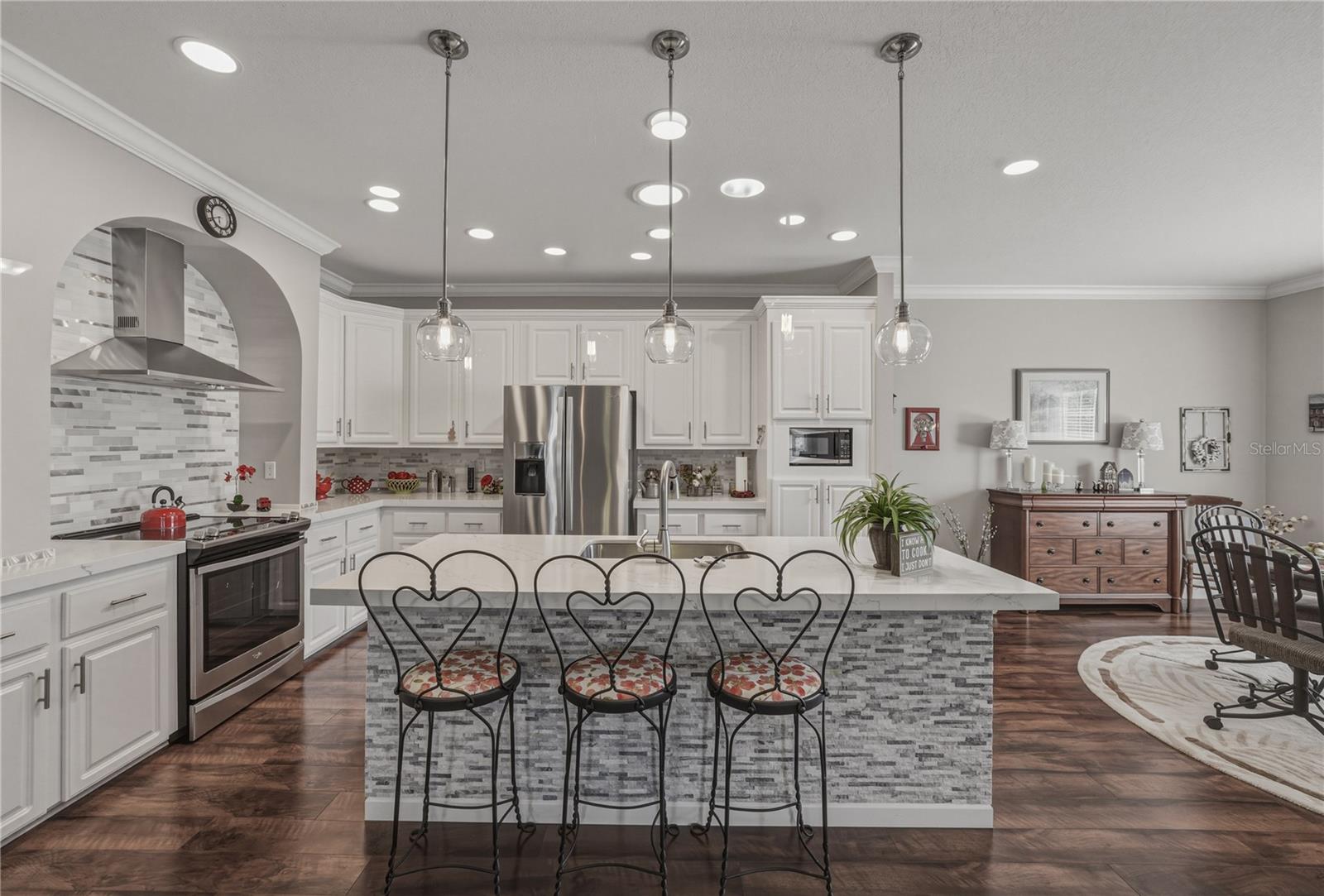 37220 NEUKOM AVE, ZEPHYRHILLS, FL, 33541