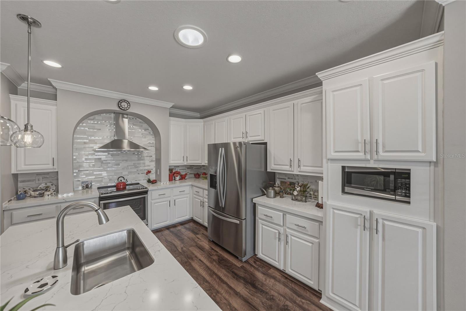 37220 NEUKOM AVE, ZEPHYRHILLS, FL, 33541