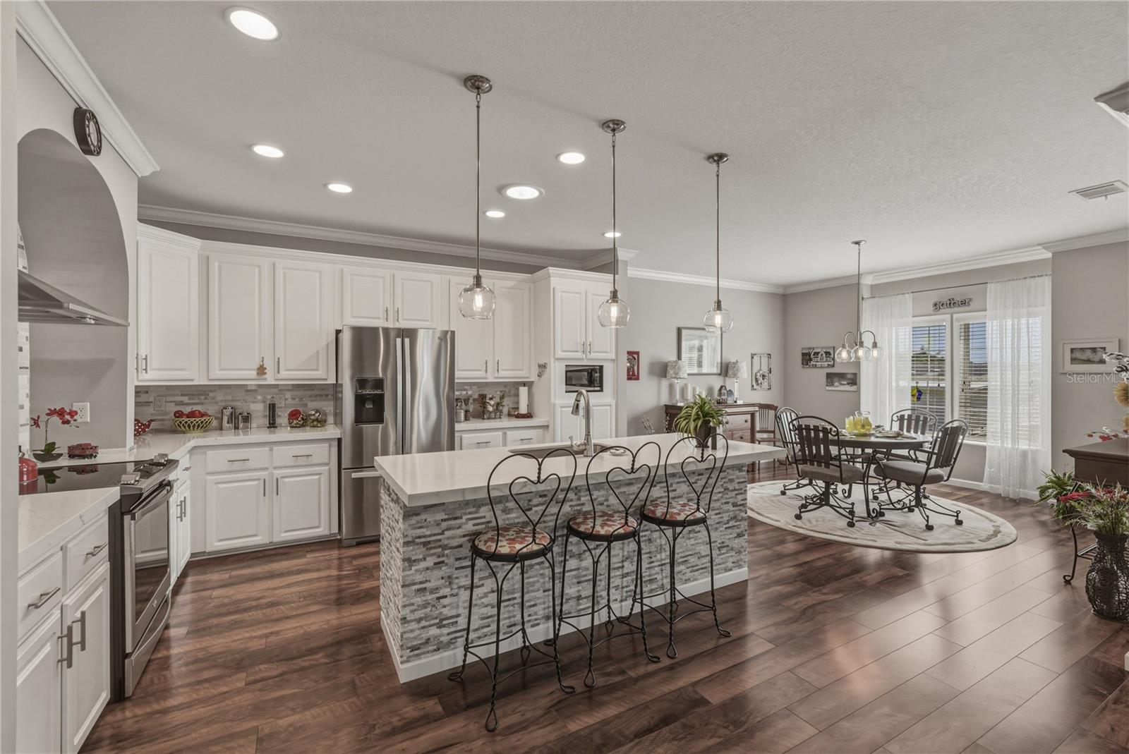 37220 NEUKOM AVE, ZEPHYRHILLS, FL, 33541