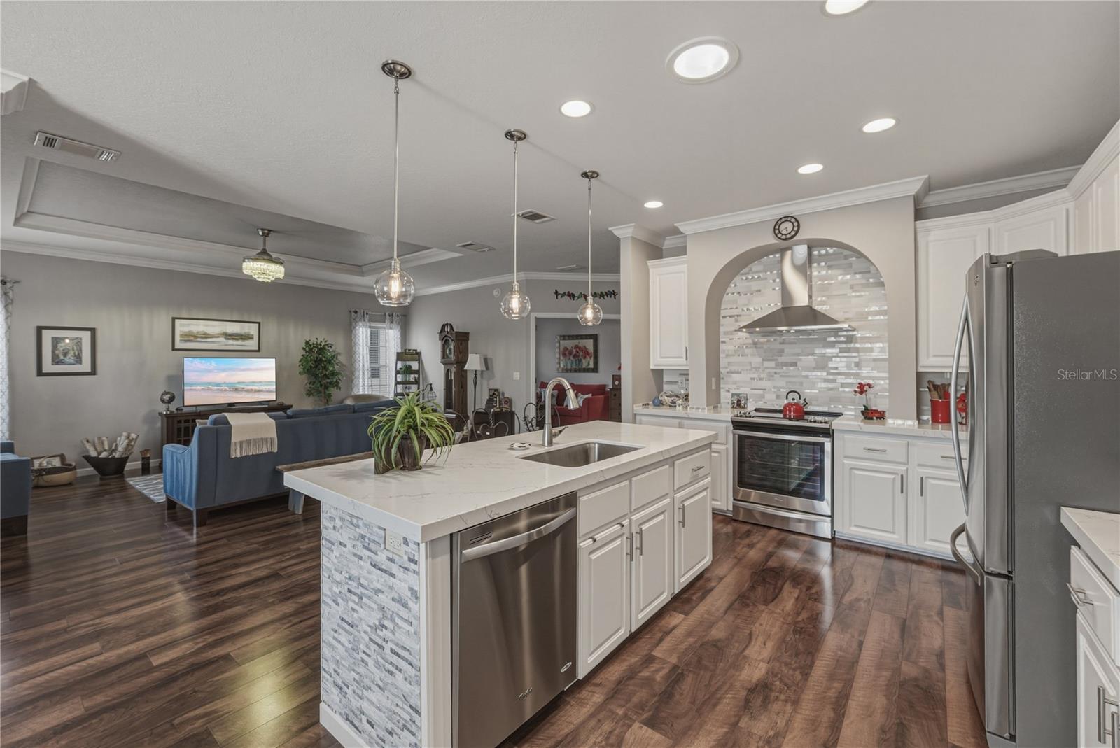 37220 NEUKOM AVE, ZEPHYRHILLS, FL, 33541