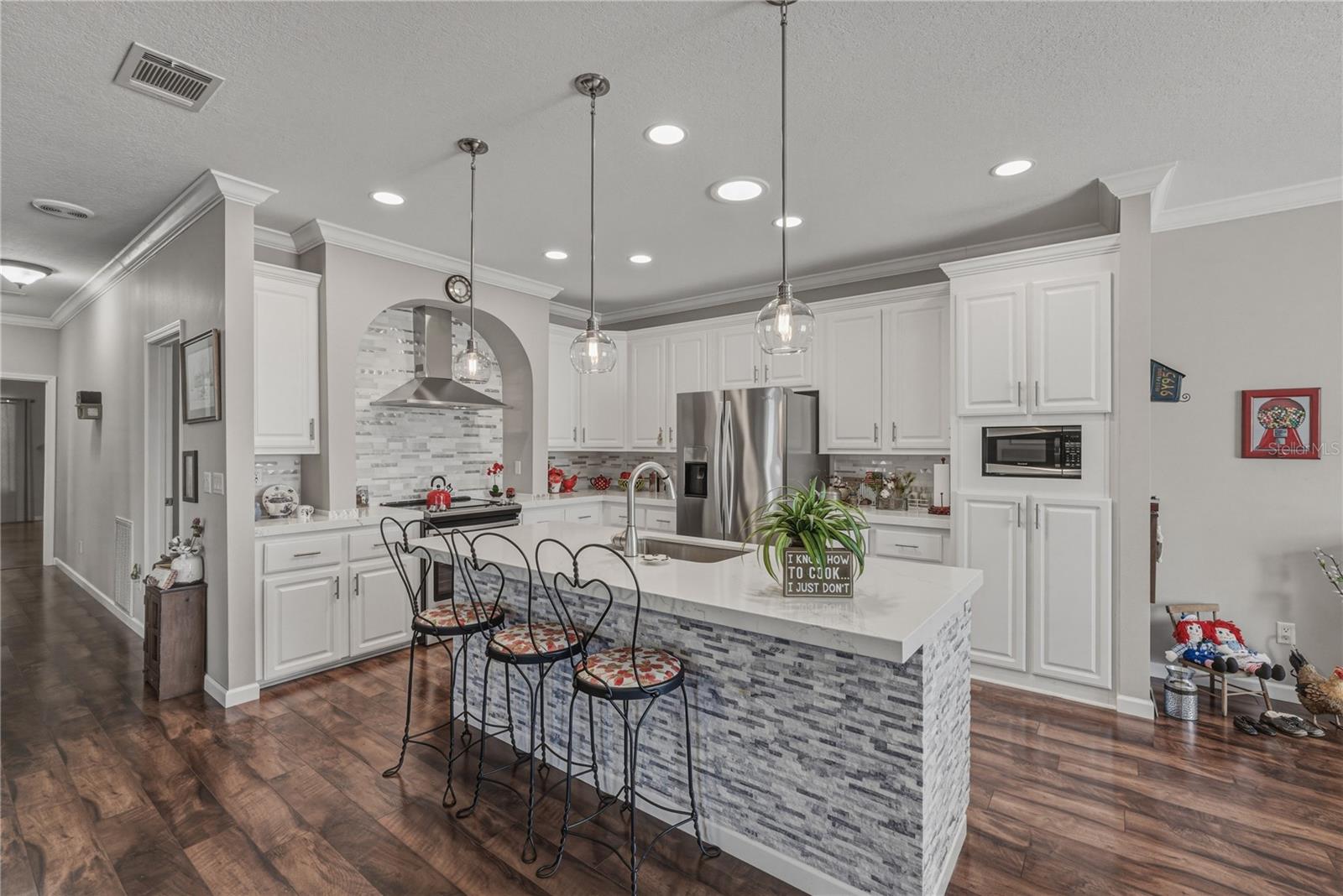 37220 NEUKOM AVE, ZEPHYRHILLS, FL, 33541