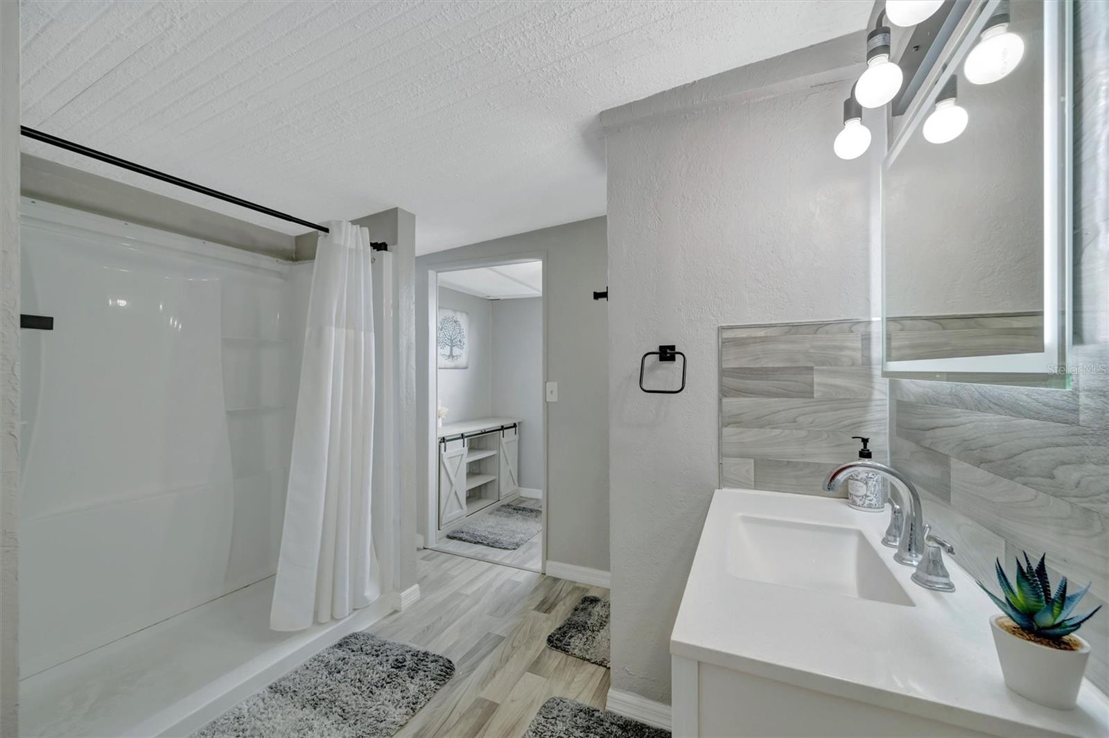 162 S SAINT THOMAS CIR, APOLLO BEACH, FL, 33572