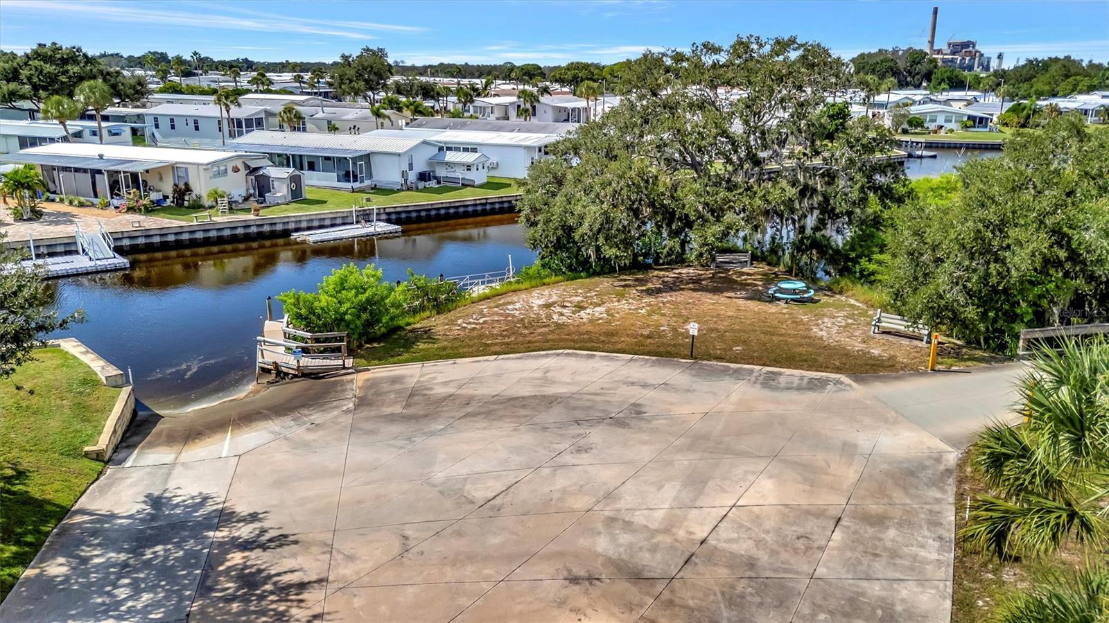 162 S SAINT THOMAS CIR, APOLLO BEACH, FL, 33572