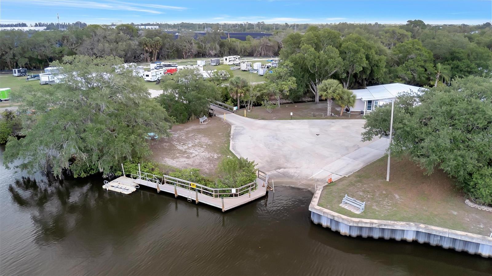 162 S SAINT THOMAS CIR, APOLLO BEACH, FL, 33572
