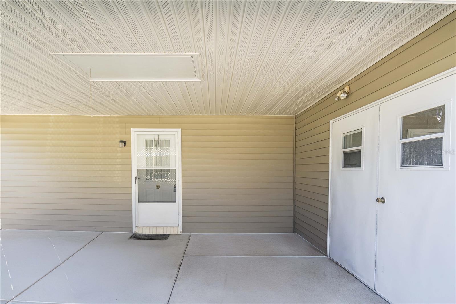 1114 PARADISE DR, LADY LAKE, FL, 32159