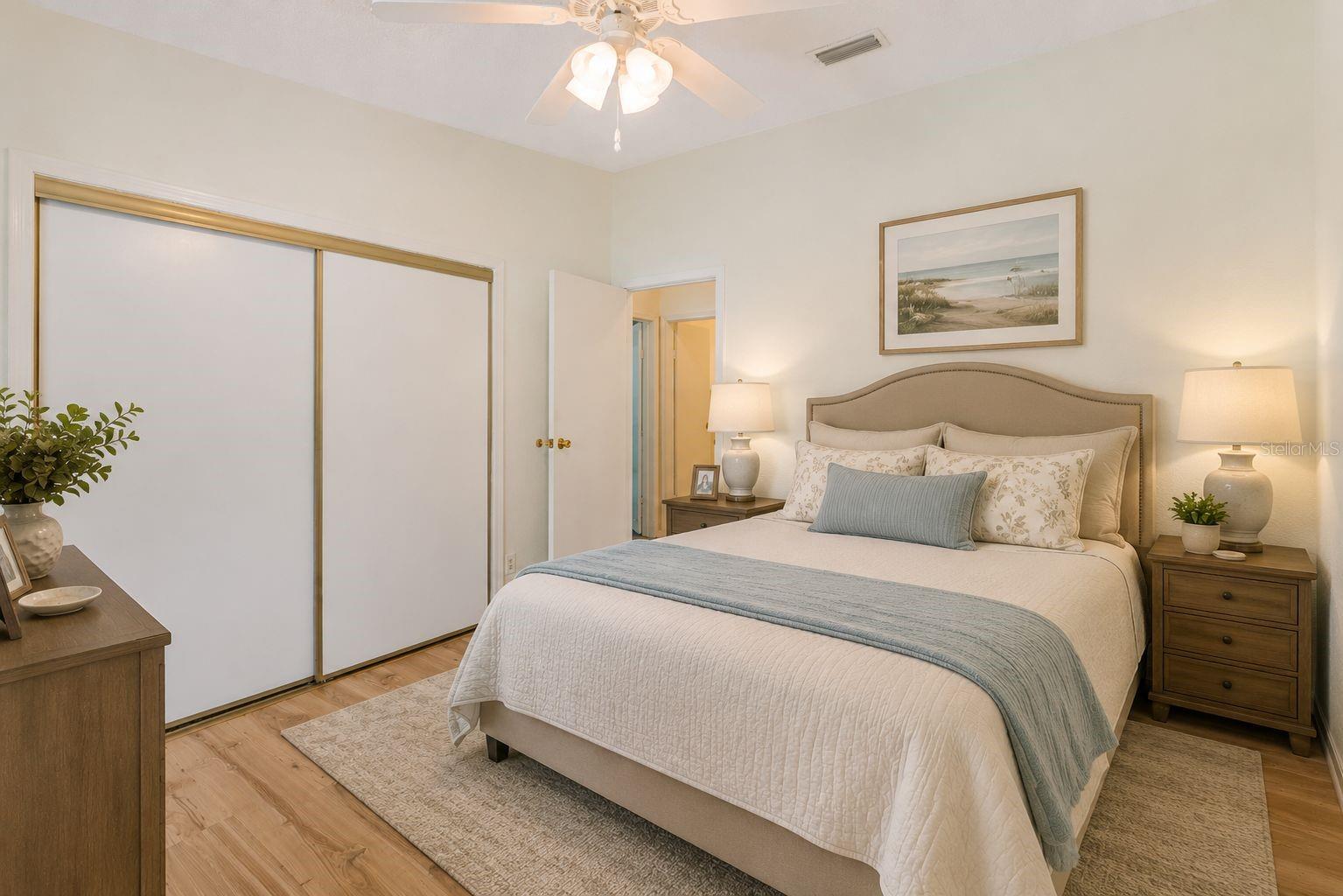 1114 PARADISE DR, LADY LAKE, FL, 32159