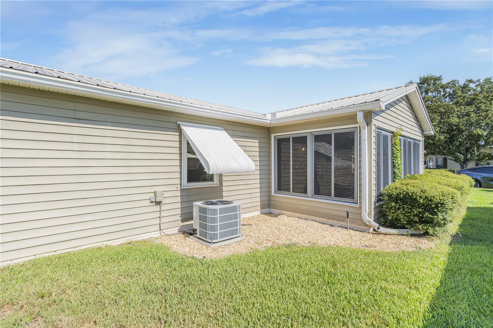 1114 PARADISE DR, LADY LAKE, FL, 32159