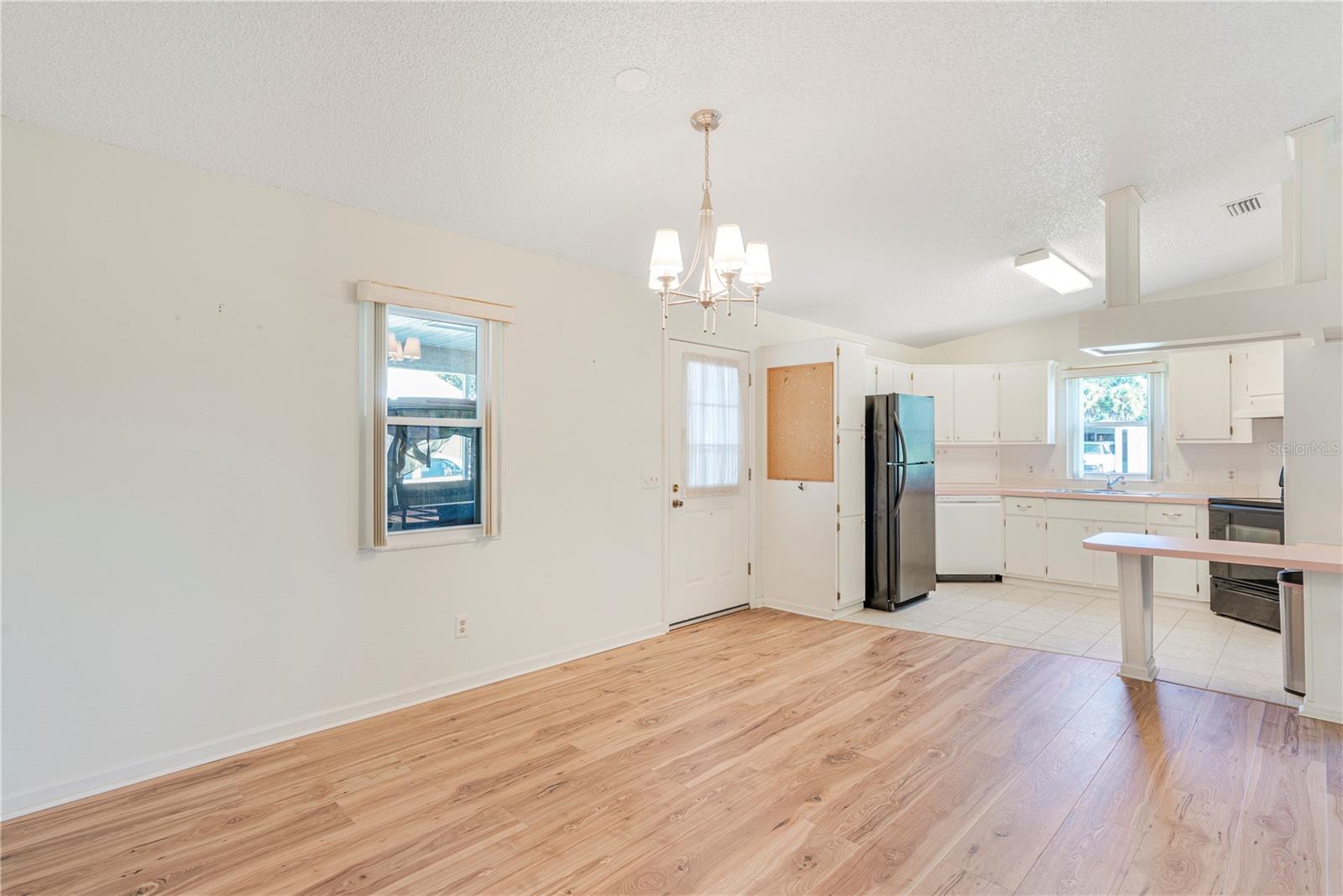 1114 PARADISE DR, LADY LAKE, FL, 32159