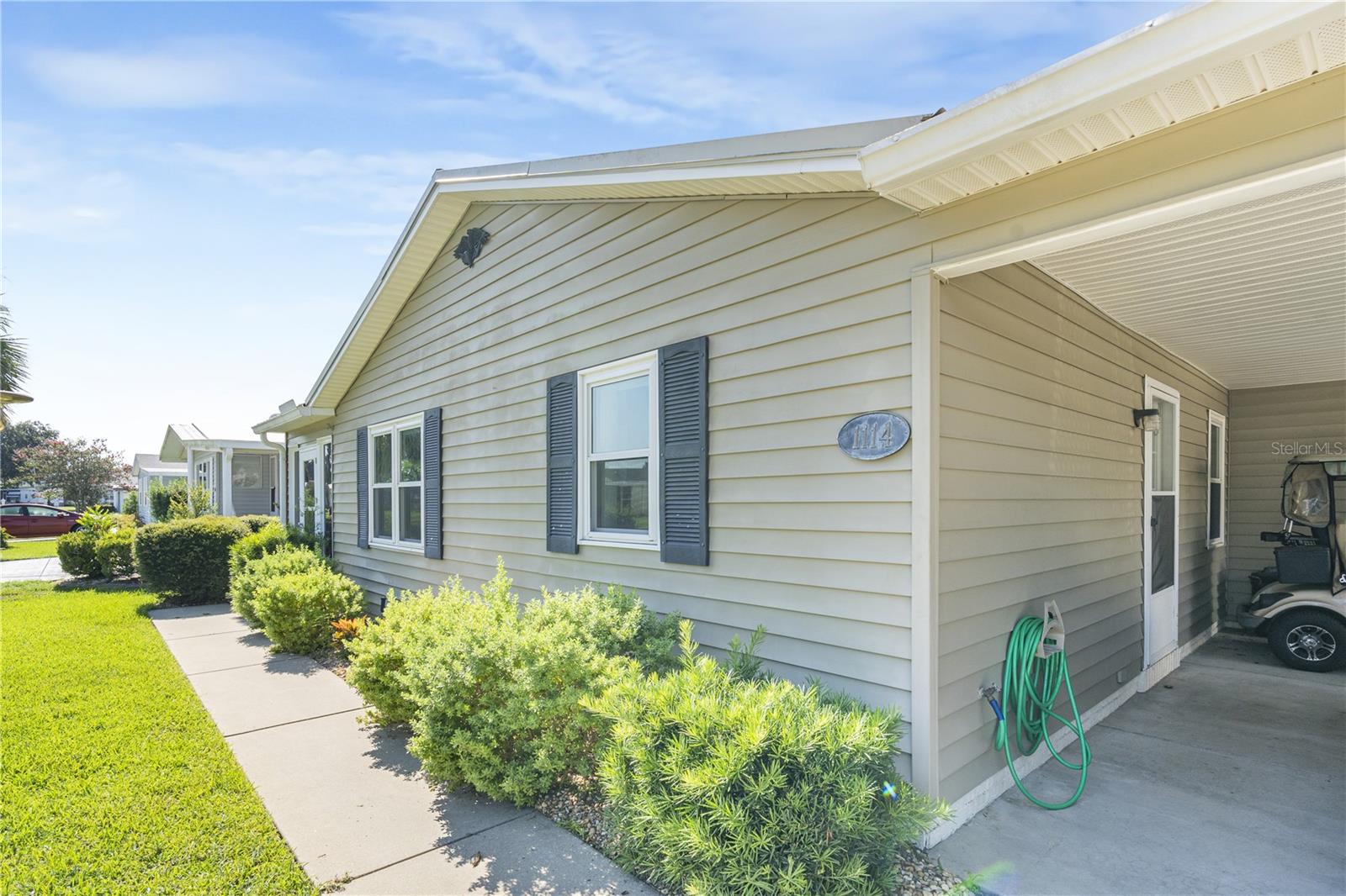 1114 PARADISE DR, LADY LAKE, FL, 32159