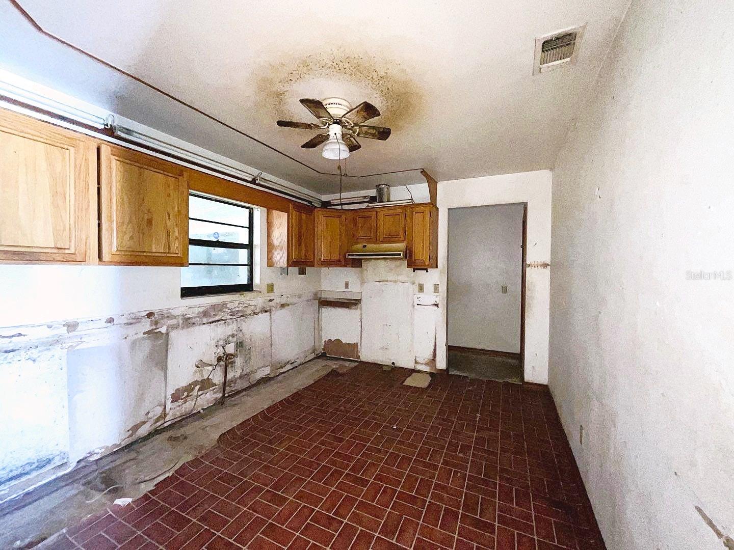 1627 SAXON BLVD, DELTONA, FL, 32725