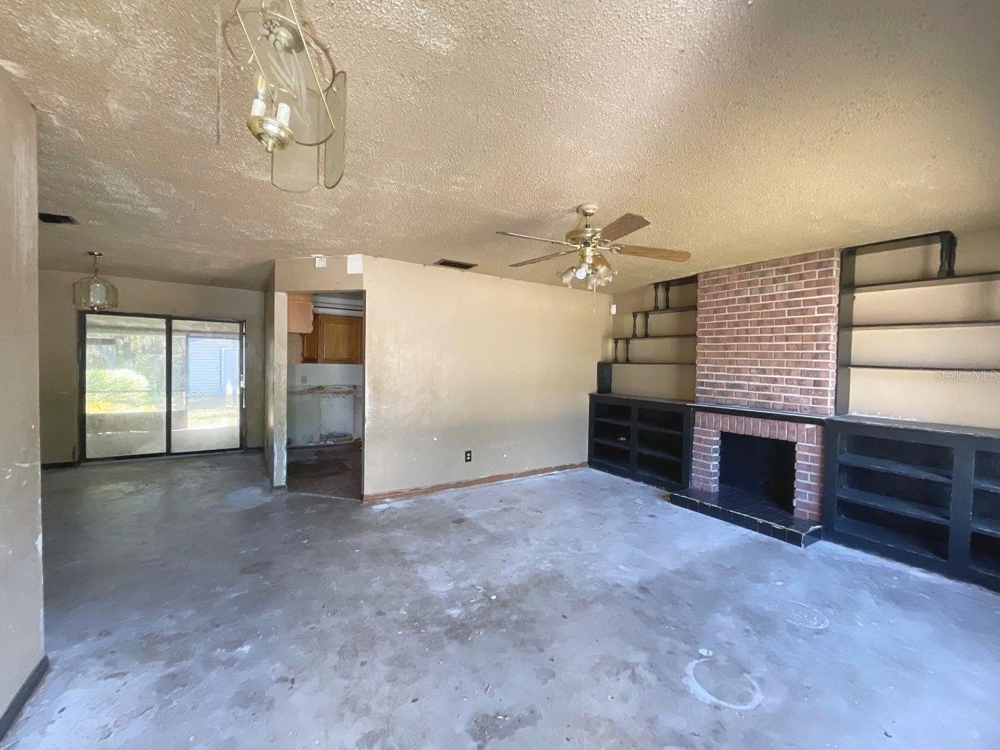 1627 SAXON BLVD, DELTONA, FL, 32725