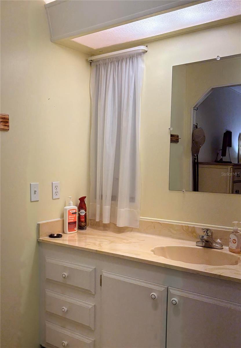 2787 BREEZEWOOD DR, NORTH FORT MYERS, FL, 33917