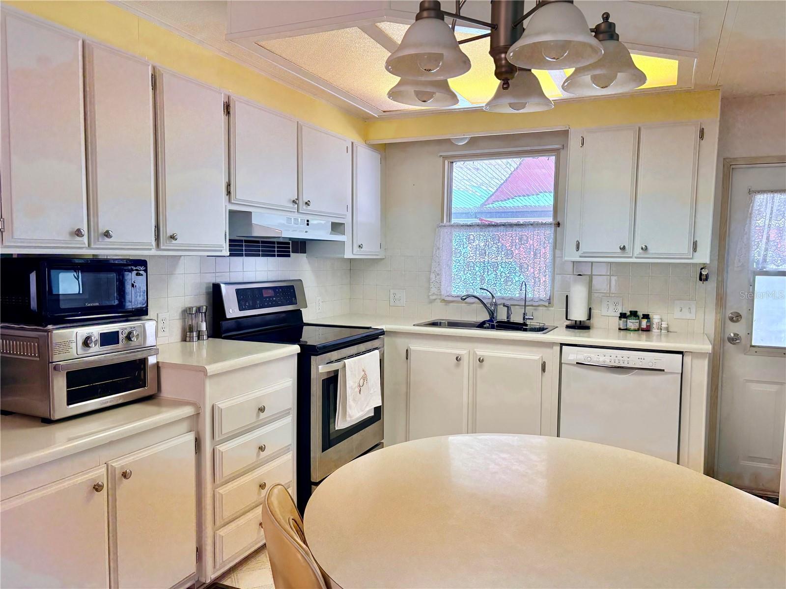 2787 BREEZEWOOD DR, NORTH FORT MYERS, FL, 33917