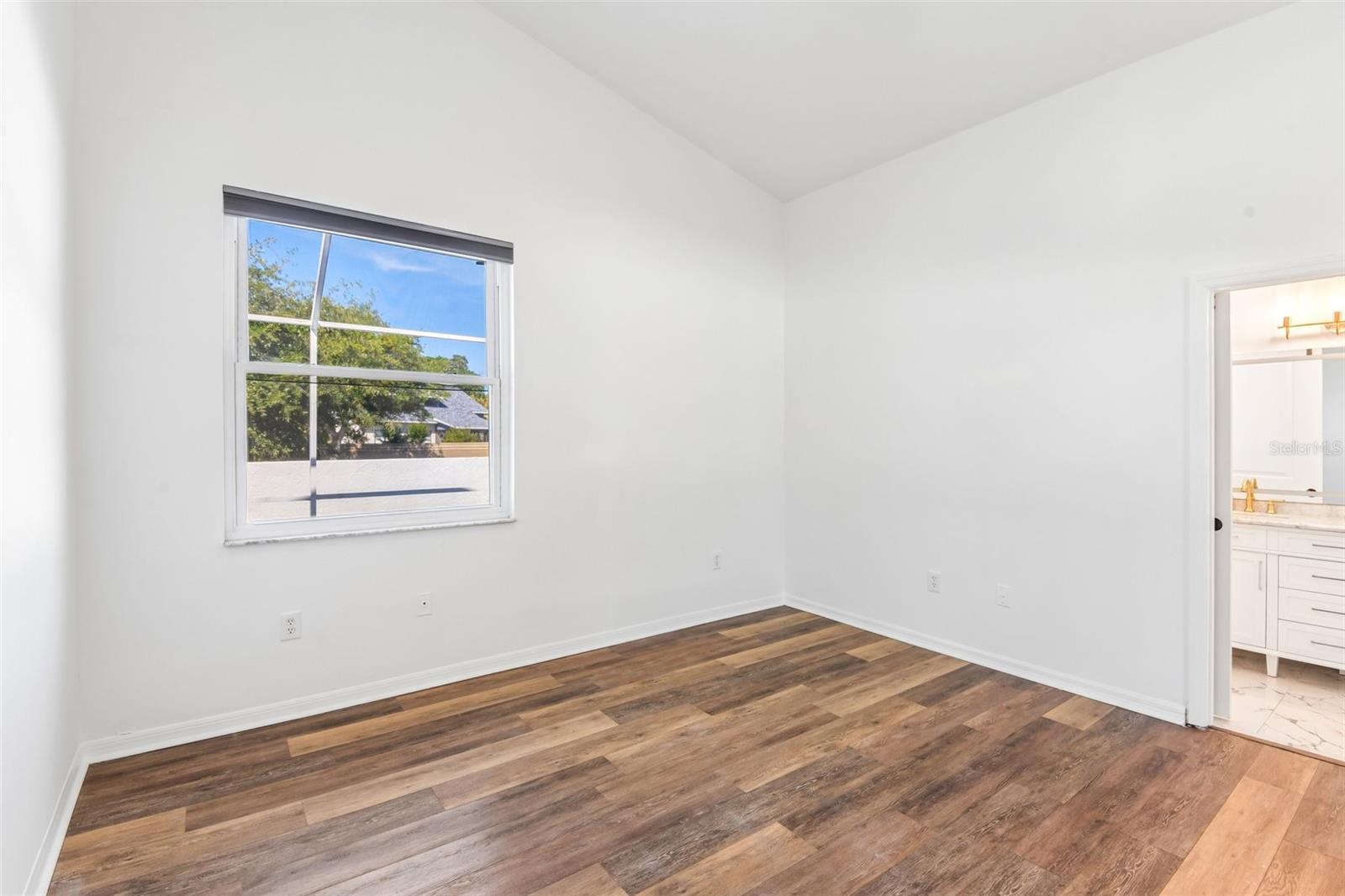 12002 W POND WAY, TAMPA, FL, 33635