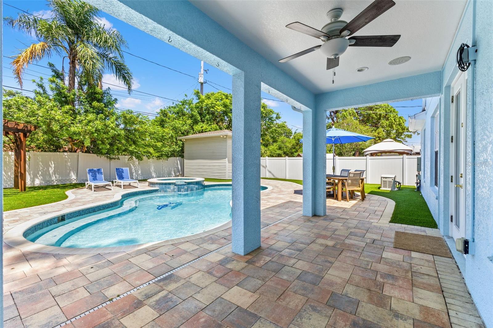 4113 W KNIGHTS AVE, TAMPA, FL, 33611