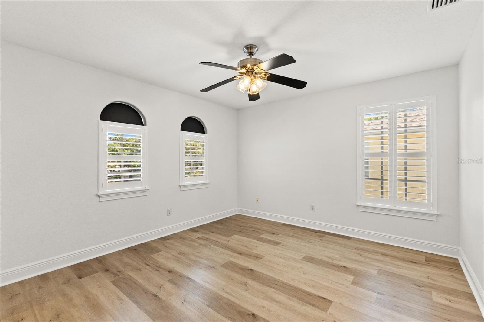 4113 W KNIGHTS AVE, TAMPA, FL, 33611