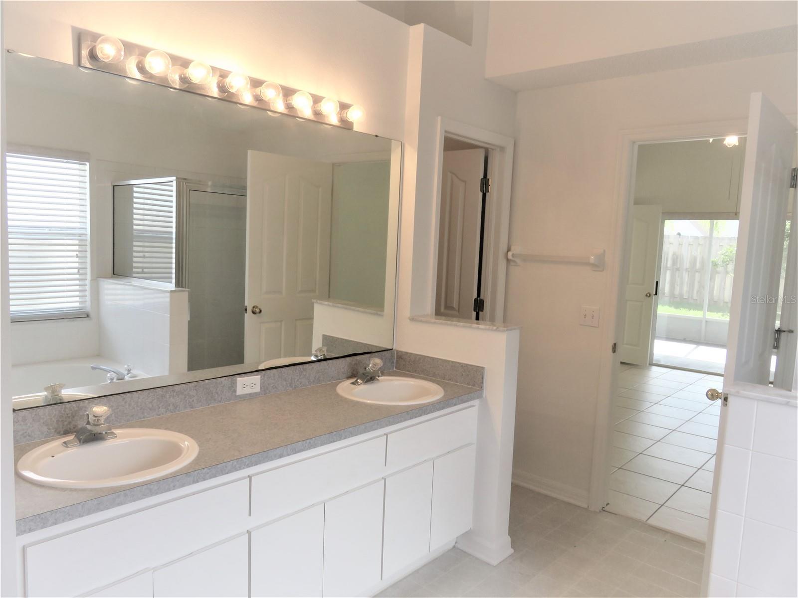 8613 FAWN CREEK DR, TAMPA, FL, 33626