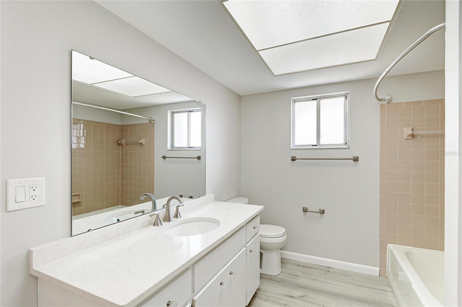 140 CIRCLEWOOD DR #C1-4, VENICE, FL, 34293