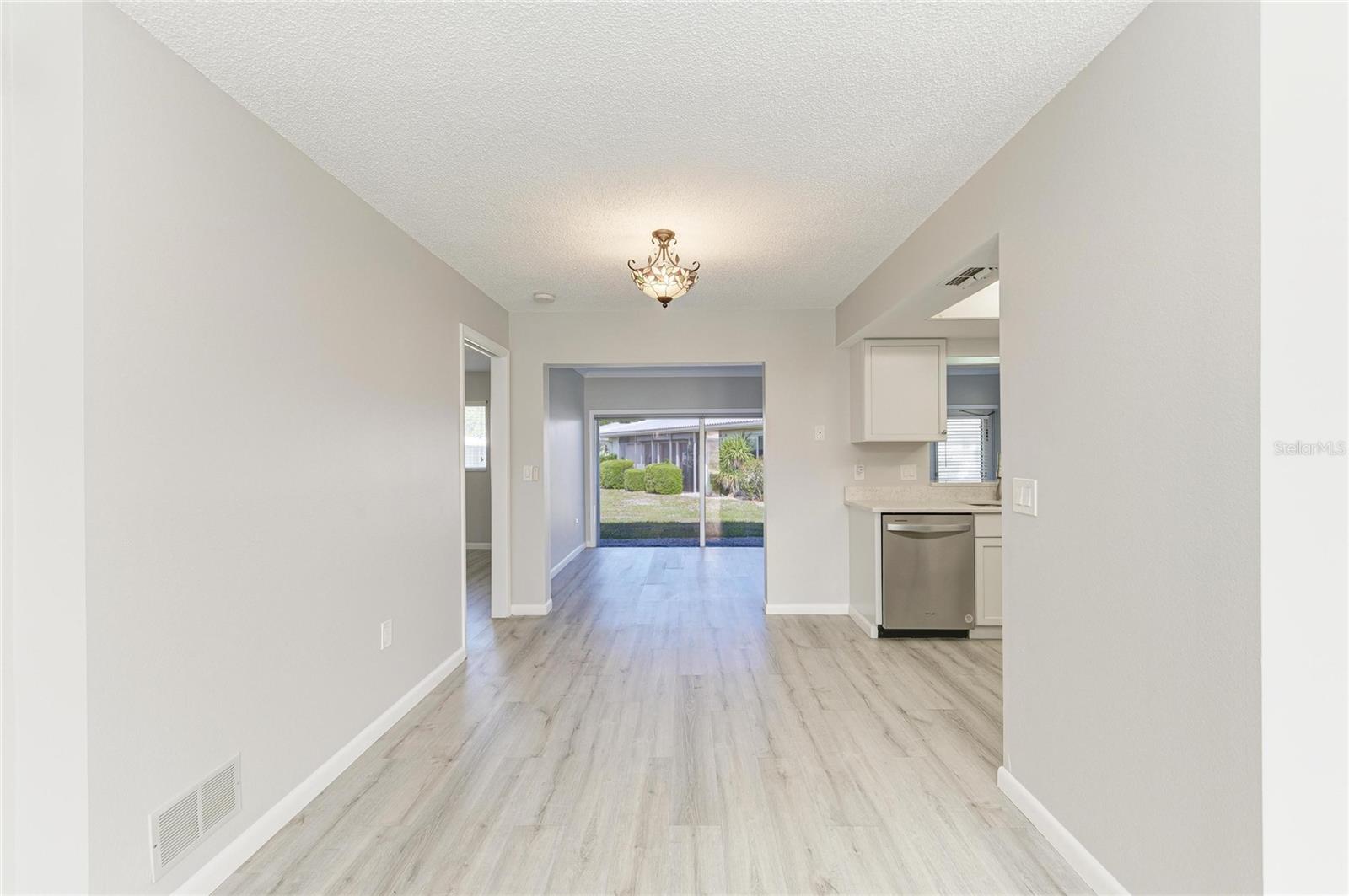 140 CIRCLEWOOD DR #C1-4, VENICE, FL, 34293