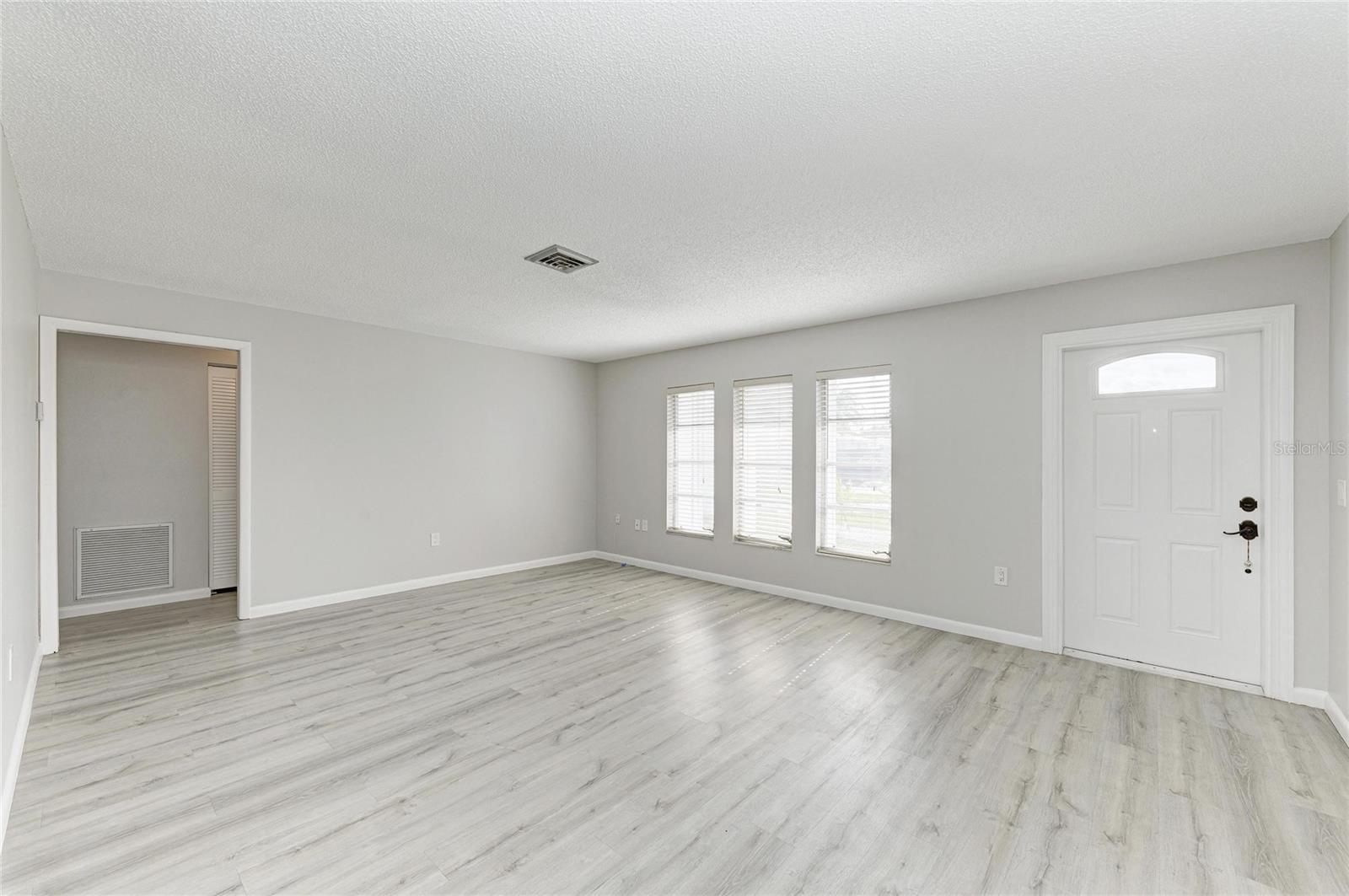 140 CIRCLEWOOD DR #C1-4, VENICE, FL, 34293