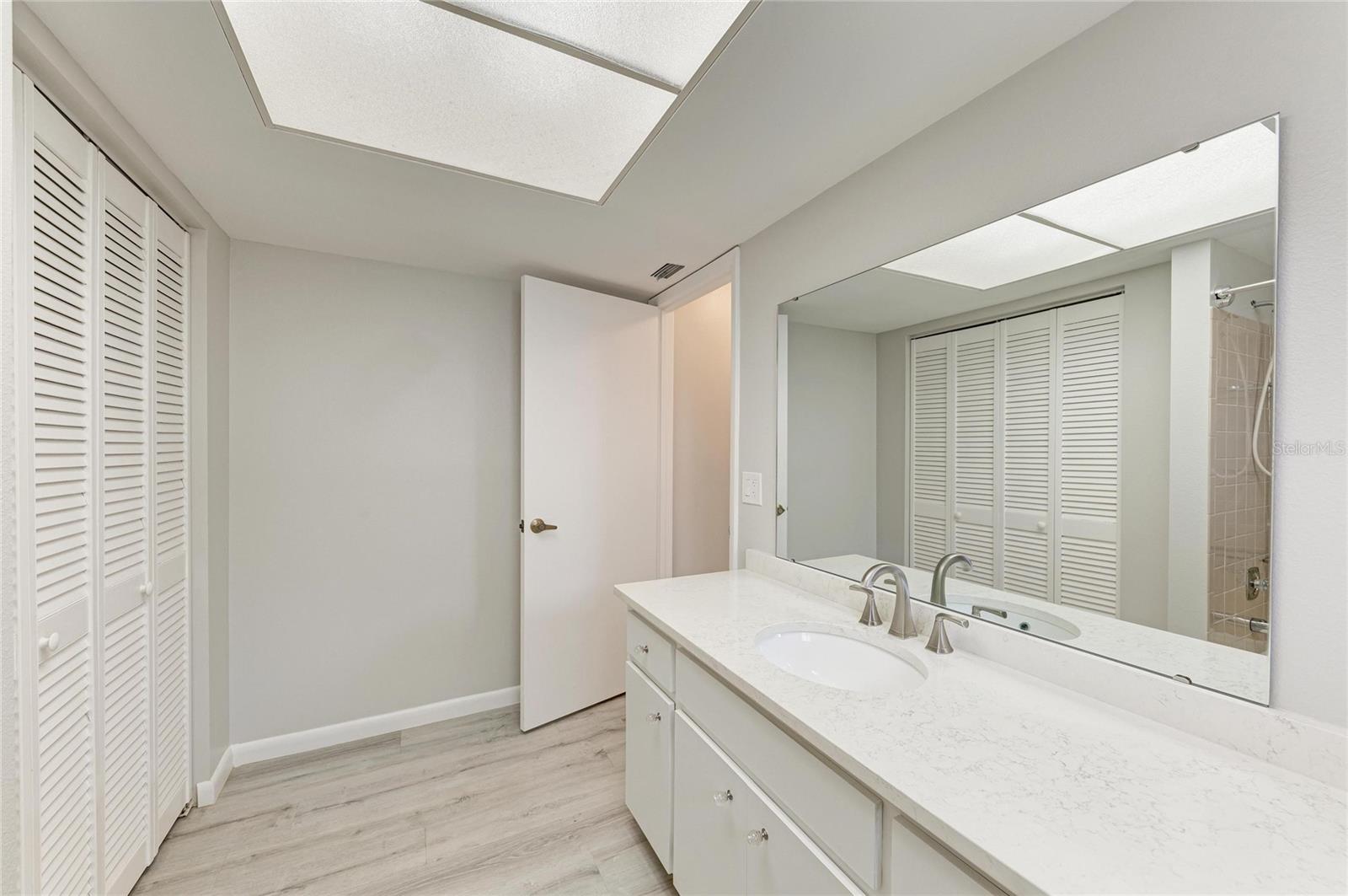 140 CIRCLEWOOD DR #C1-4, VENICE, FL, 34293