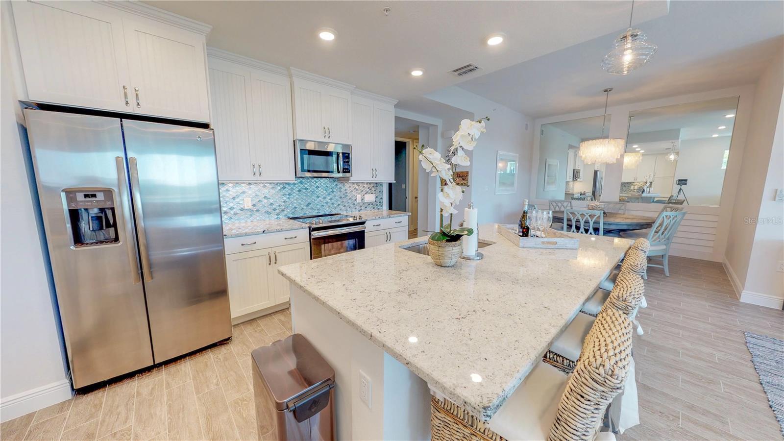 387 ARUBA CIR #103, BRADENTON, FL, 34209