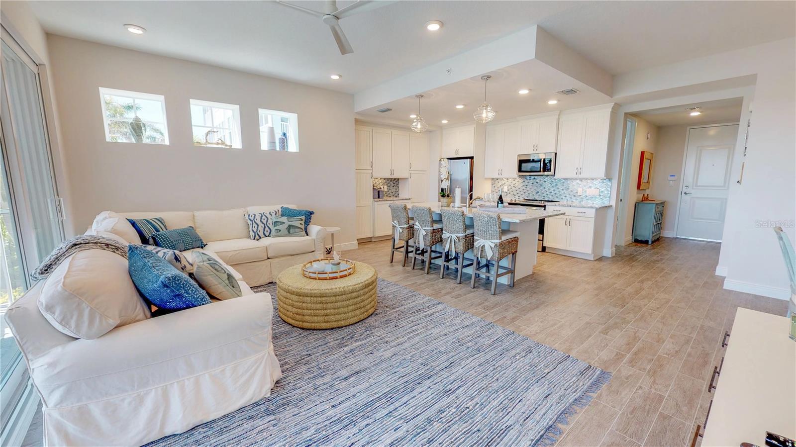 387 ARUBA CIR #103, BRADENTON, FL, 34209