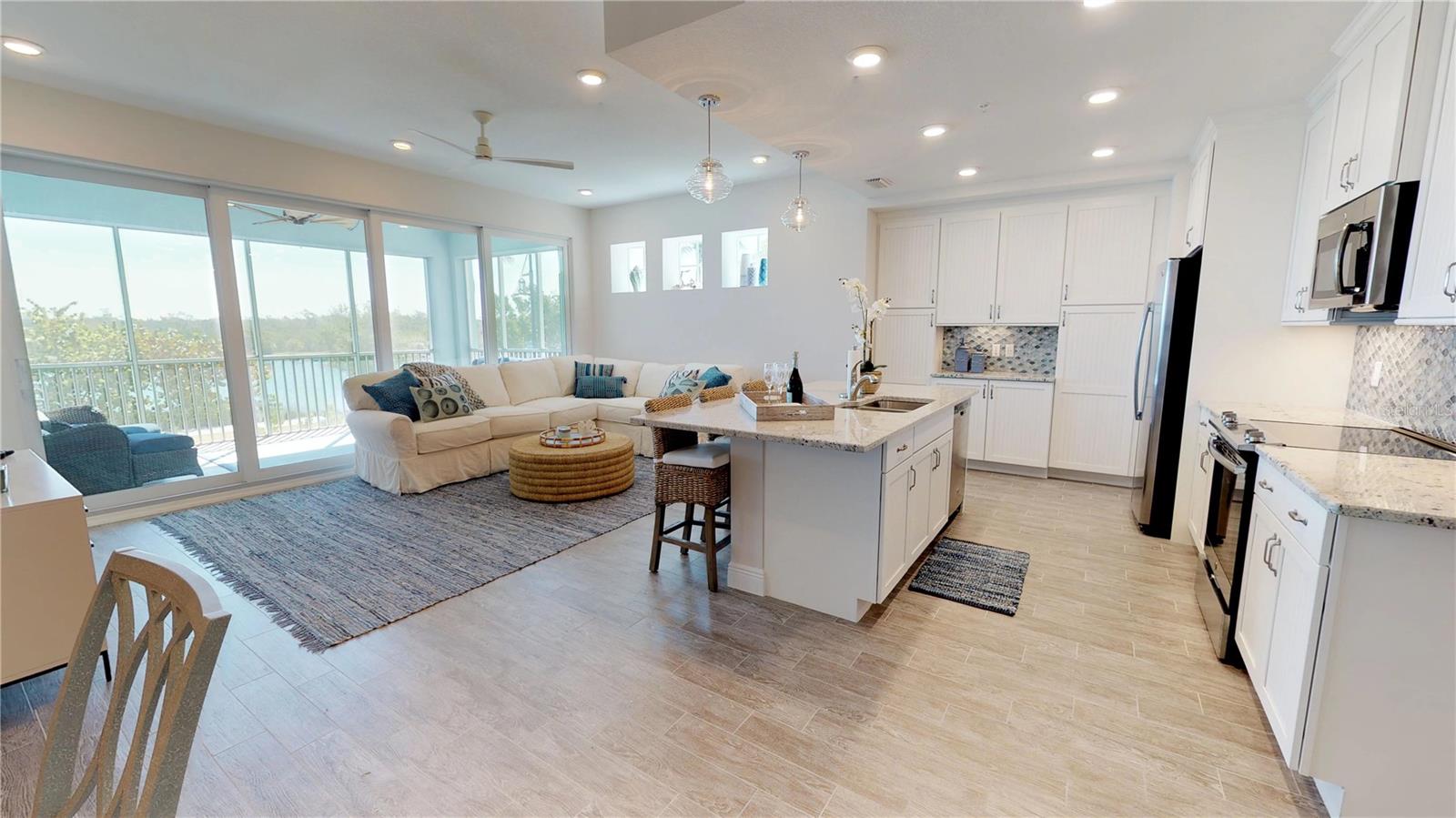 387 ARUBA CIR #103, BRADENTON, FL, 34209