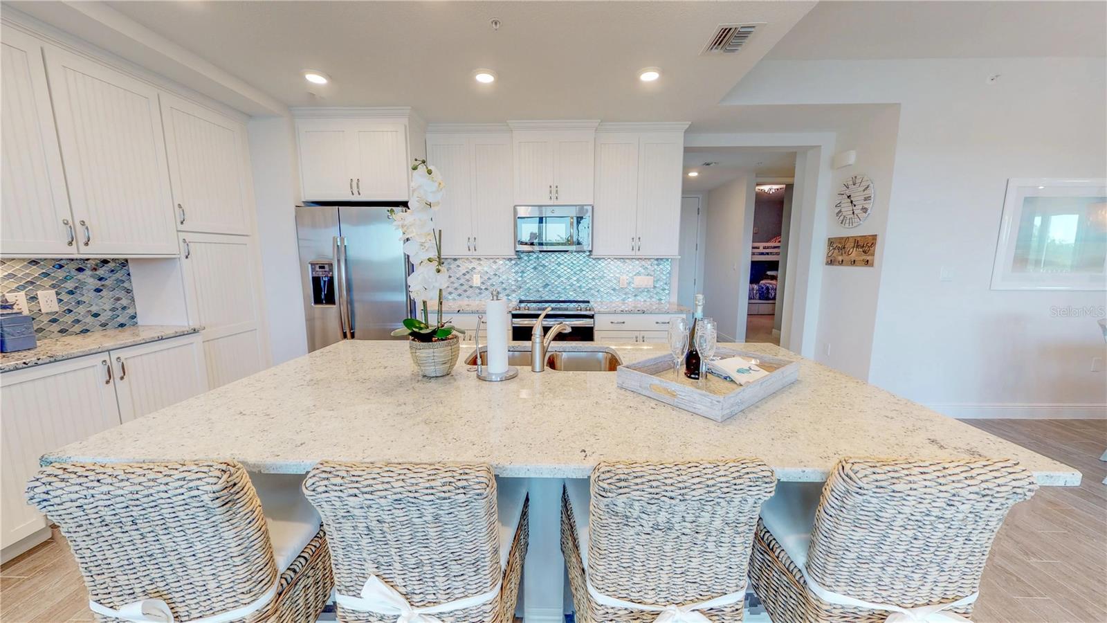 387 ARUBA CIR #103, BRADENTON, FL, 34209