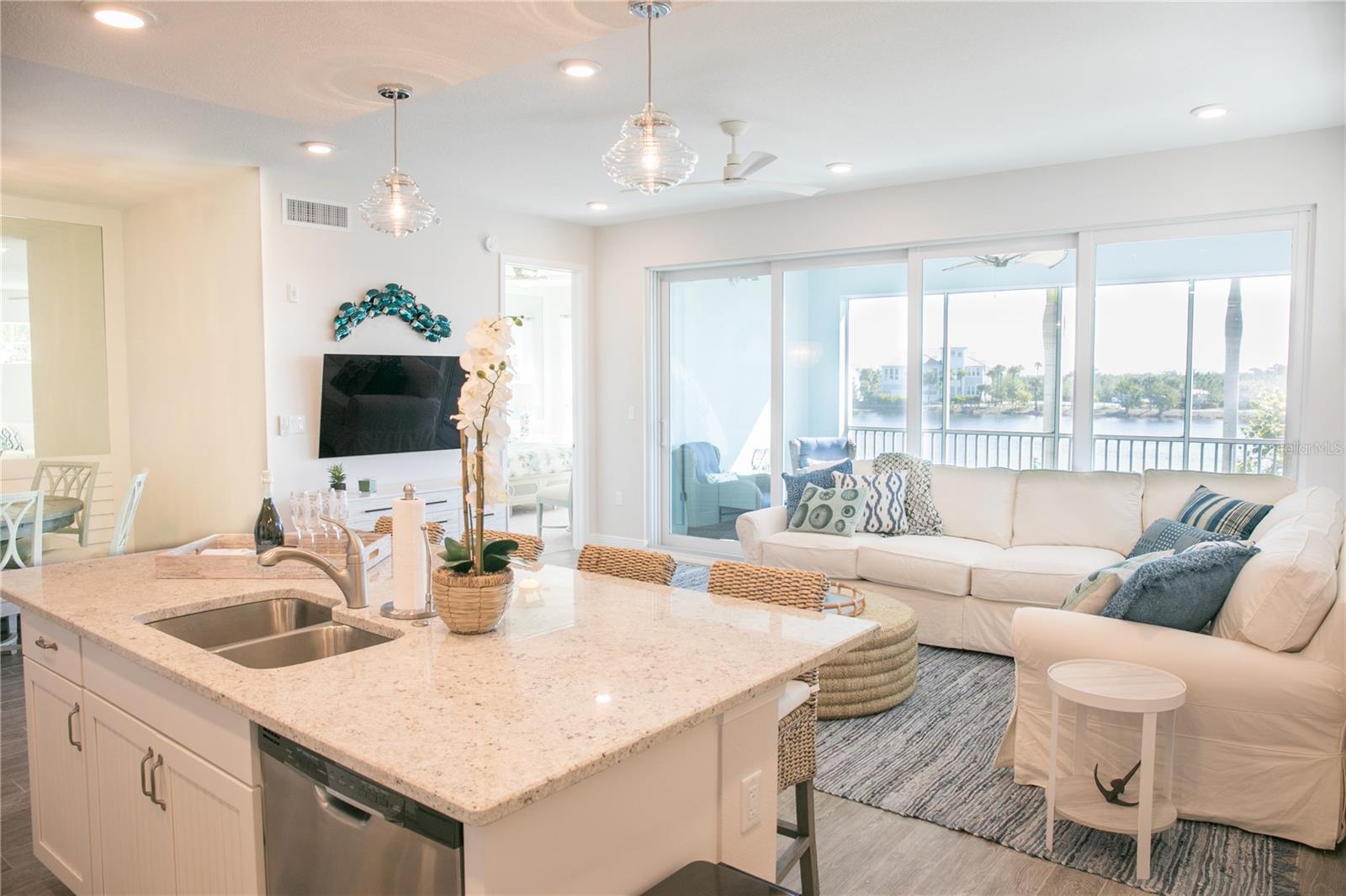 387 ARUBA CIR #103, BRADENTON, FL, 34209