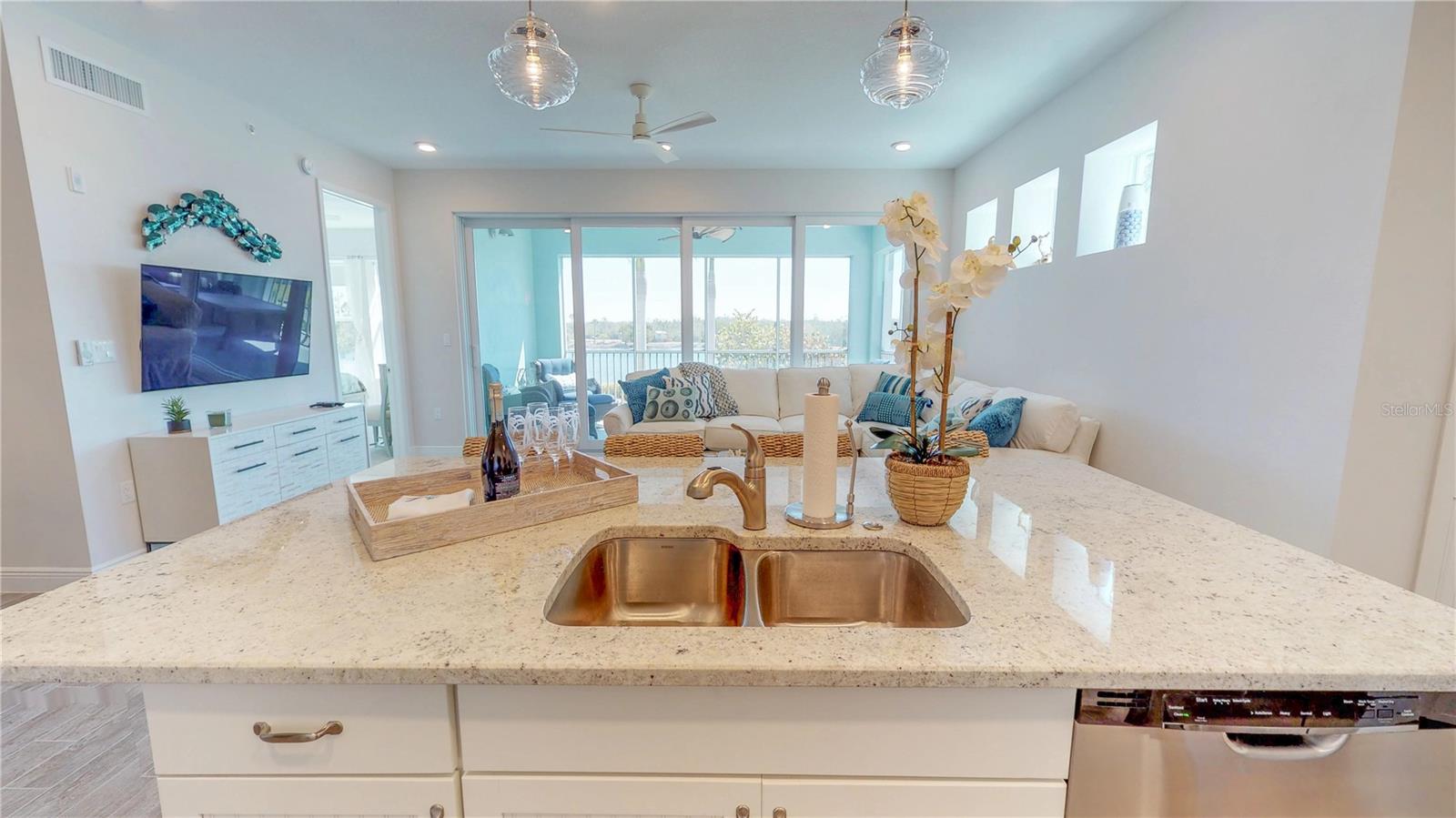 387 ARUBA CIR #103, BRADENTON, FL, 34209