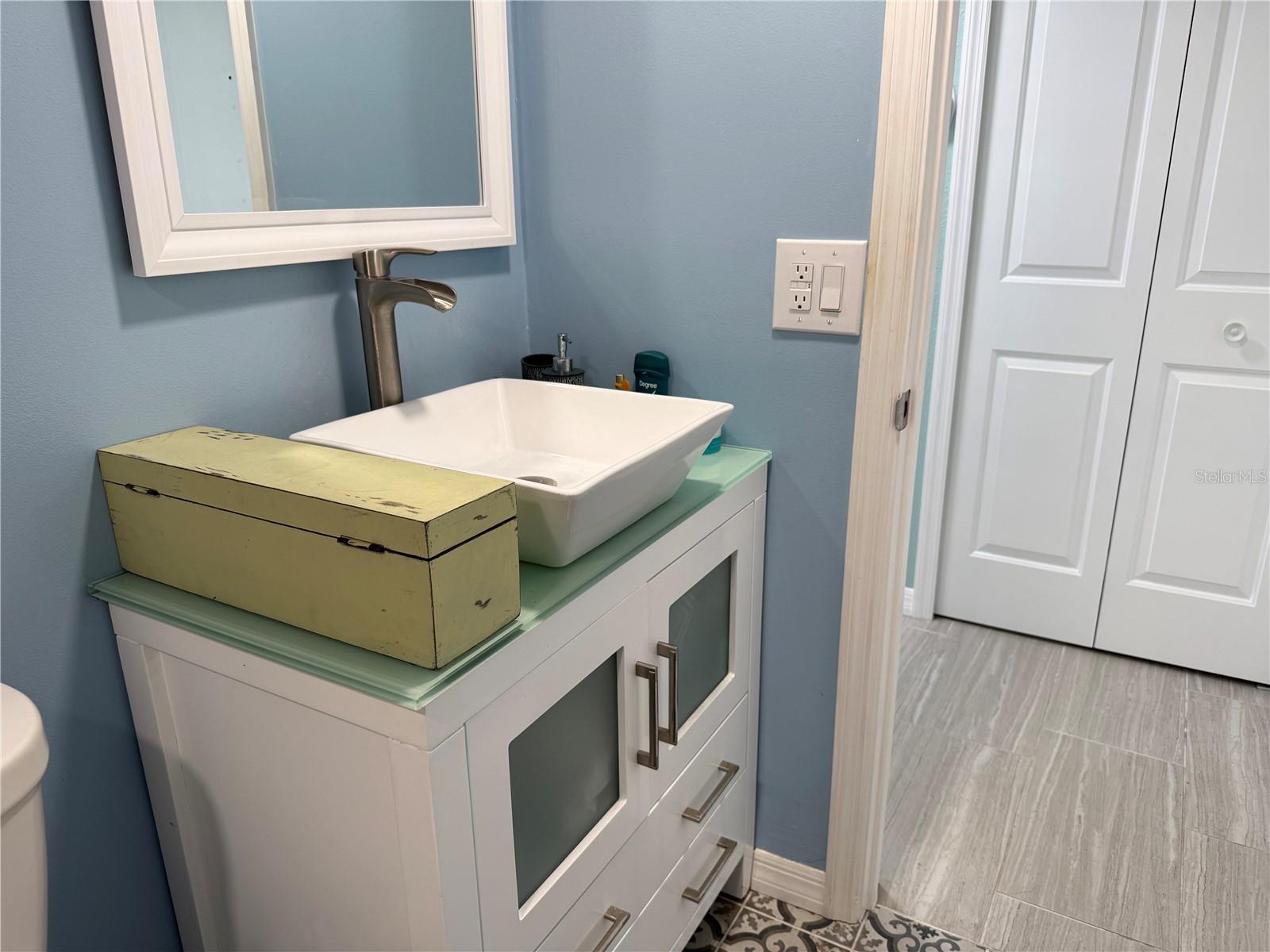 255 DOLPHIN PT #305, CLEARWATER BEACH, FL, 33767