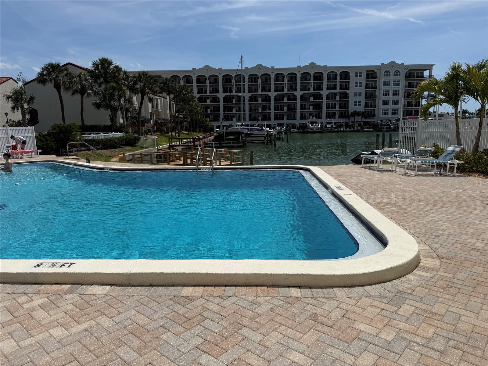 255 DOLPHIN PT #305, CLEARWATER BEACH, FL, 33767