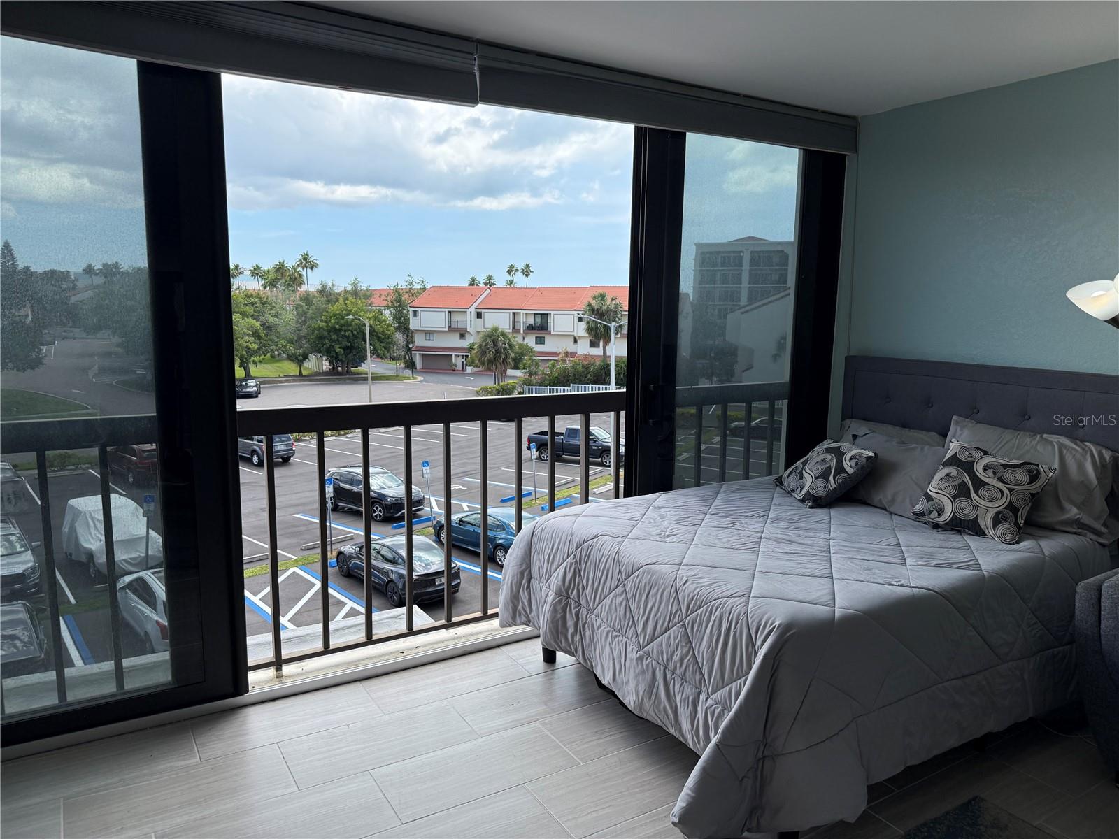 255 DOLPHIN PT #305, CLEARWATER BEACH, FL, 33767