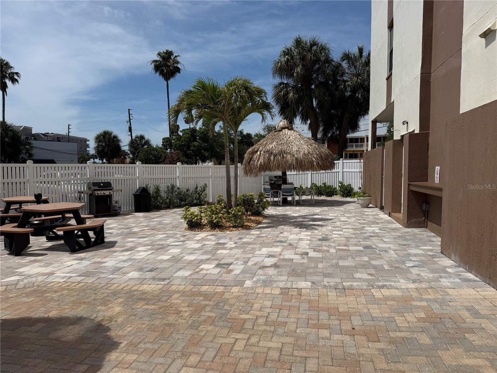 255 DOLPHIN PT #305, CLEARWATER BEACH, FL, 33767