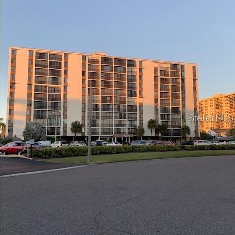 255 DOLPHIN PT #305, CLEARWATER BEACH, FL, 33767