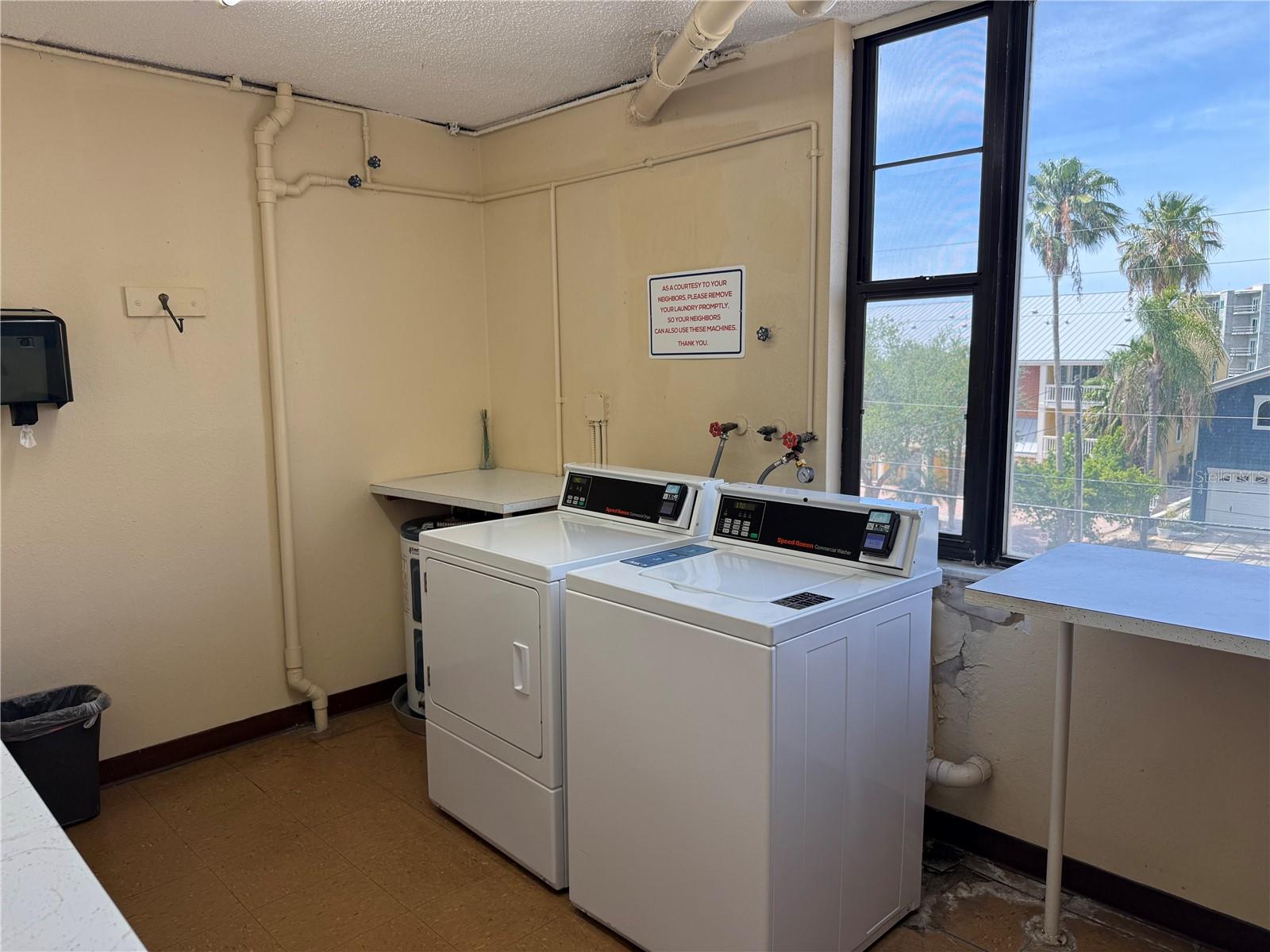 255 DOLPHIN PT #305, CLEARWATER BEACH, FL, 33767