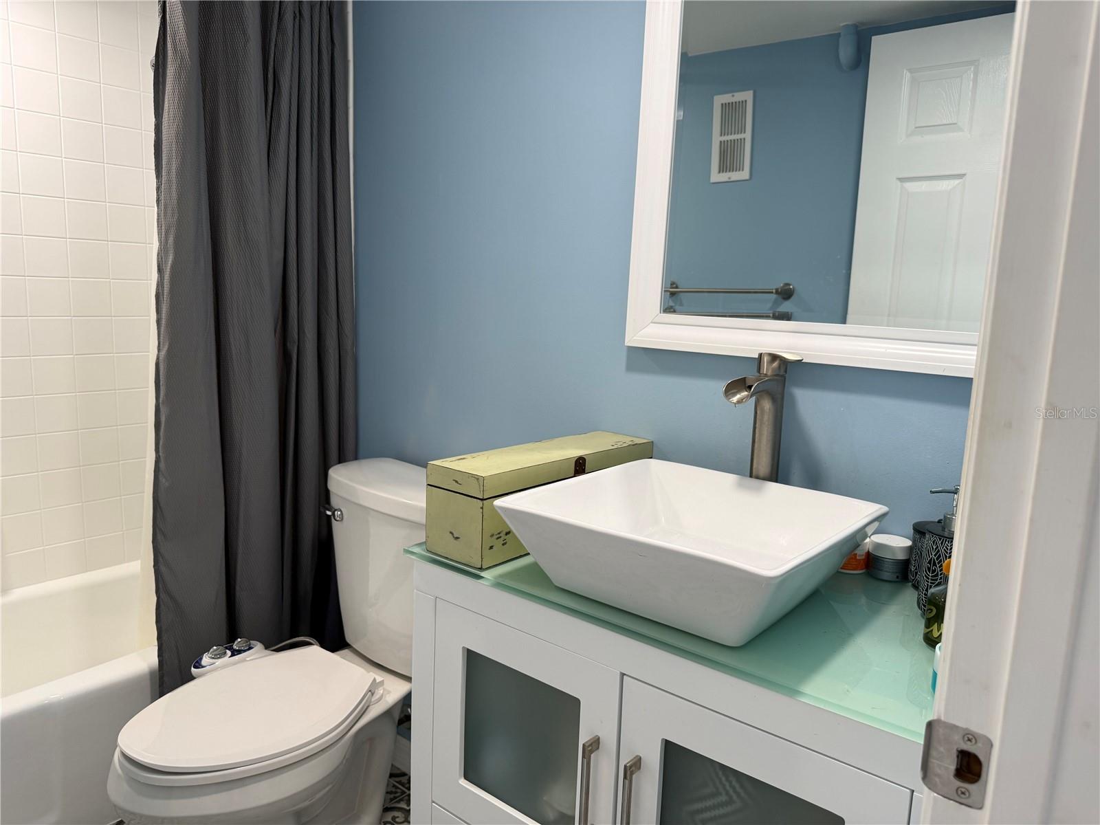 255 DOLPHIN PT #305, CLEARWATER BEACH, FL, 33767
