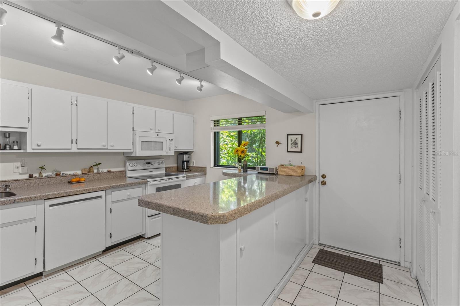 1623 PELICAN COVE RD #122, SARASOTA, FL, 34231