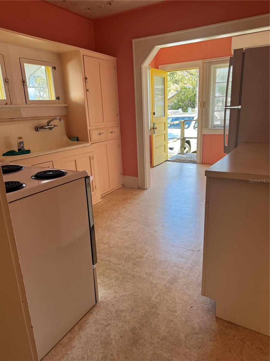 820 W CANAL ST, NEW SMYRNA BEACH, FL, 32168