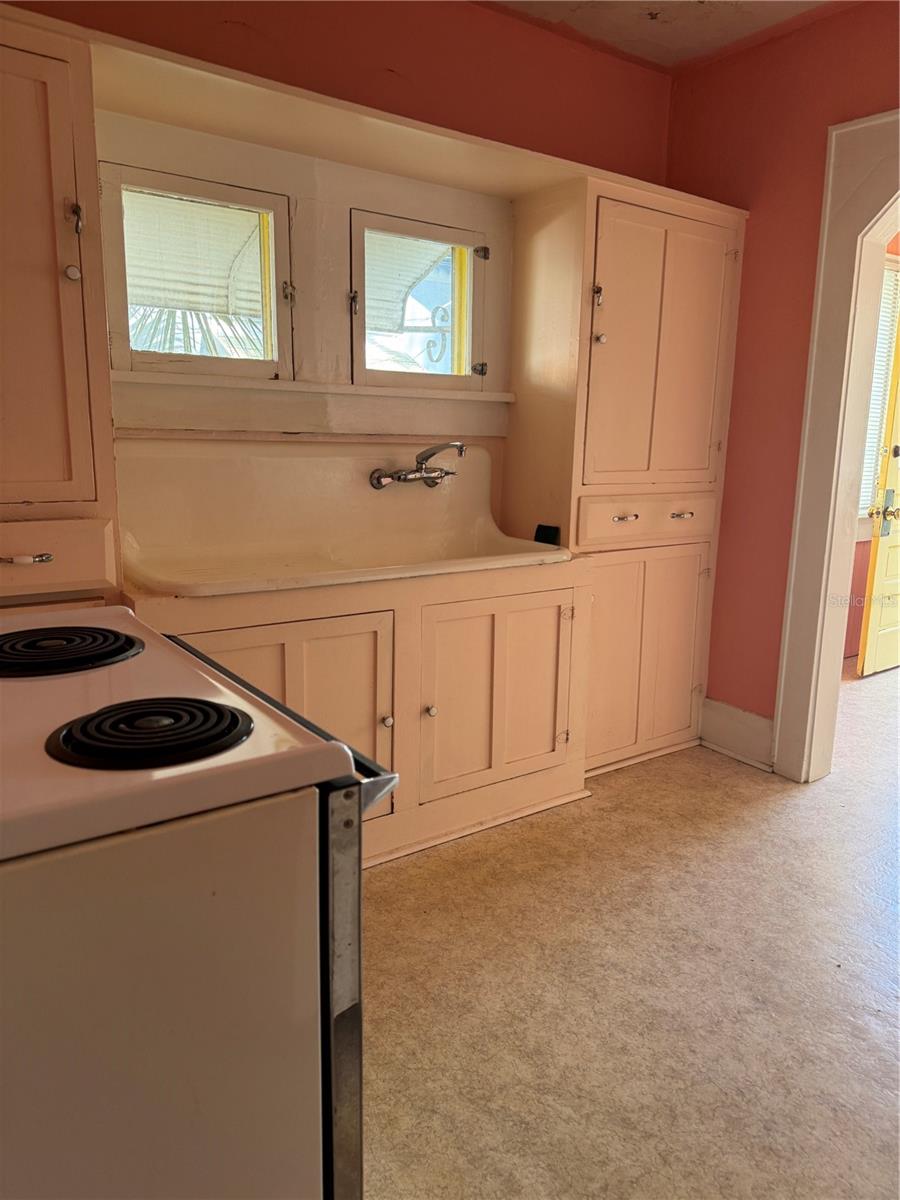 820 W CANAL ST, NEW SMYRNA BEACH, FL, 32168