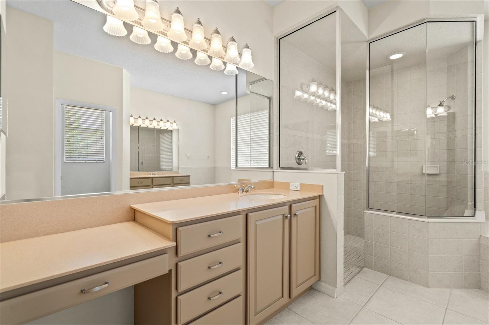 7806 DRAYTON CIR, BRADENTON, FL, 34201