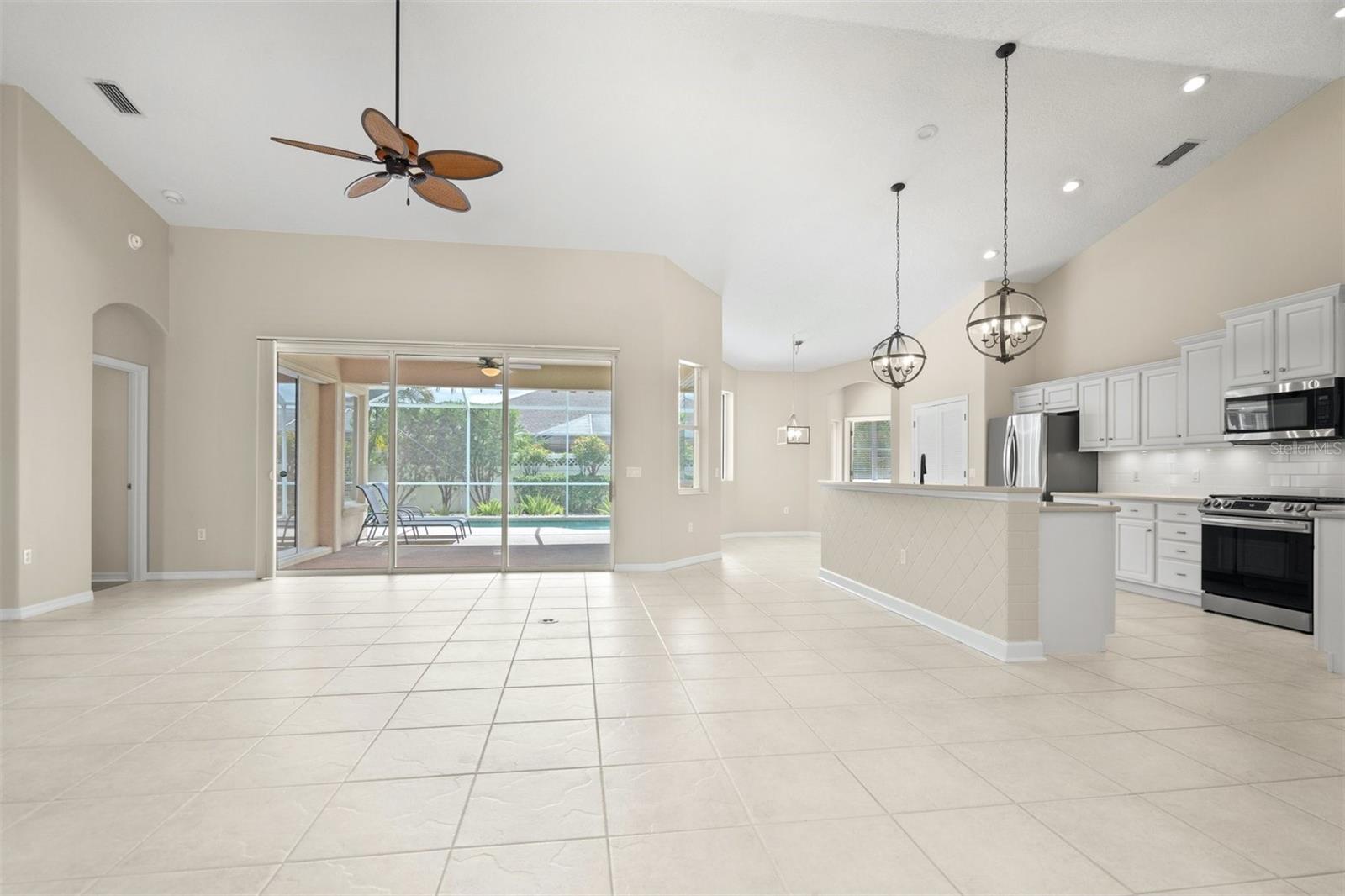 7806 DRAYTON CIR, BRADENTON, FL, 34201