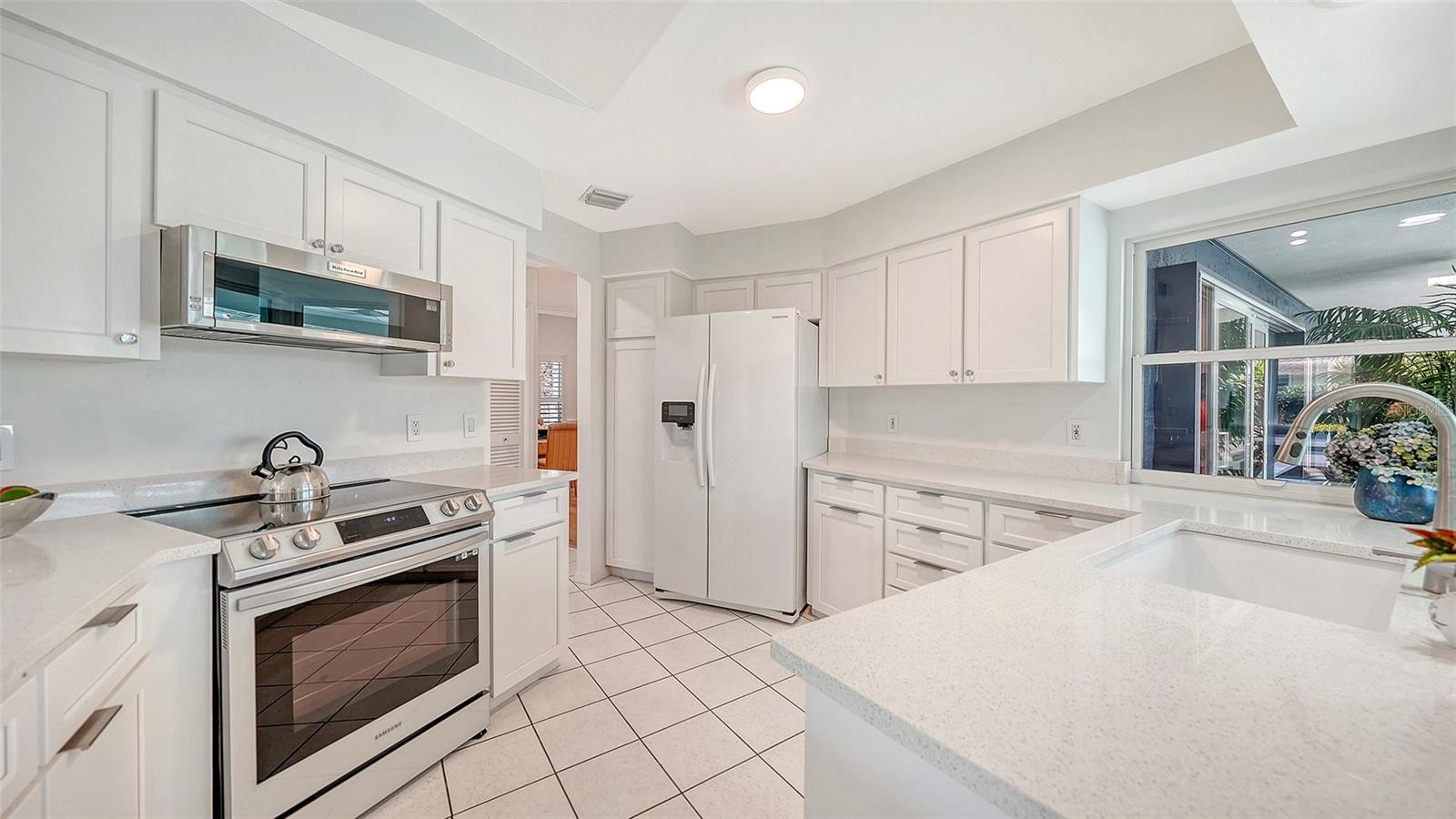 6988 COUNTRY LAKES CIR, SARASOTA, FL, 34243
