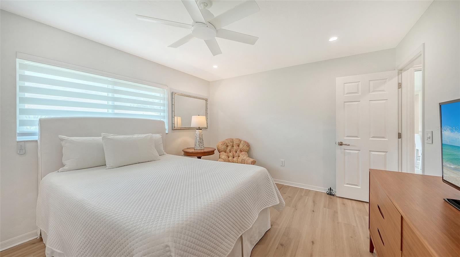 6988 COUNTRY LAKES CIR, SARASOTA, FL, 34243