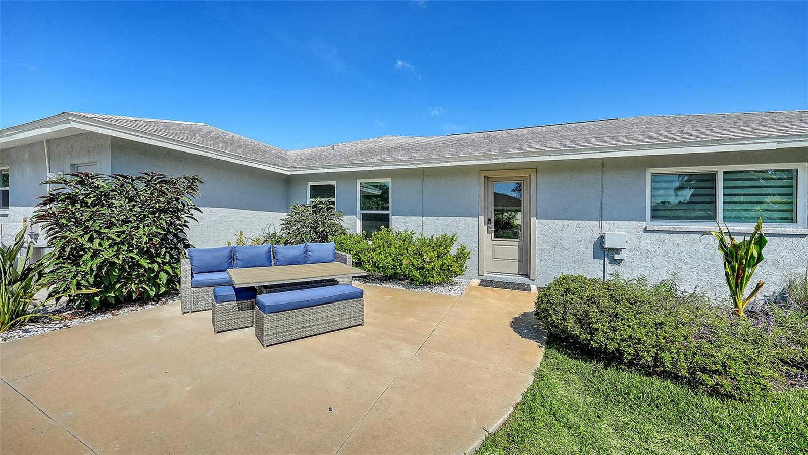 6988 COUNTRY LAKES CIR, SARASOTA, FL, 34243
