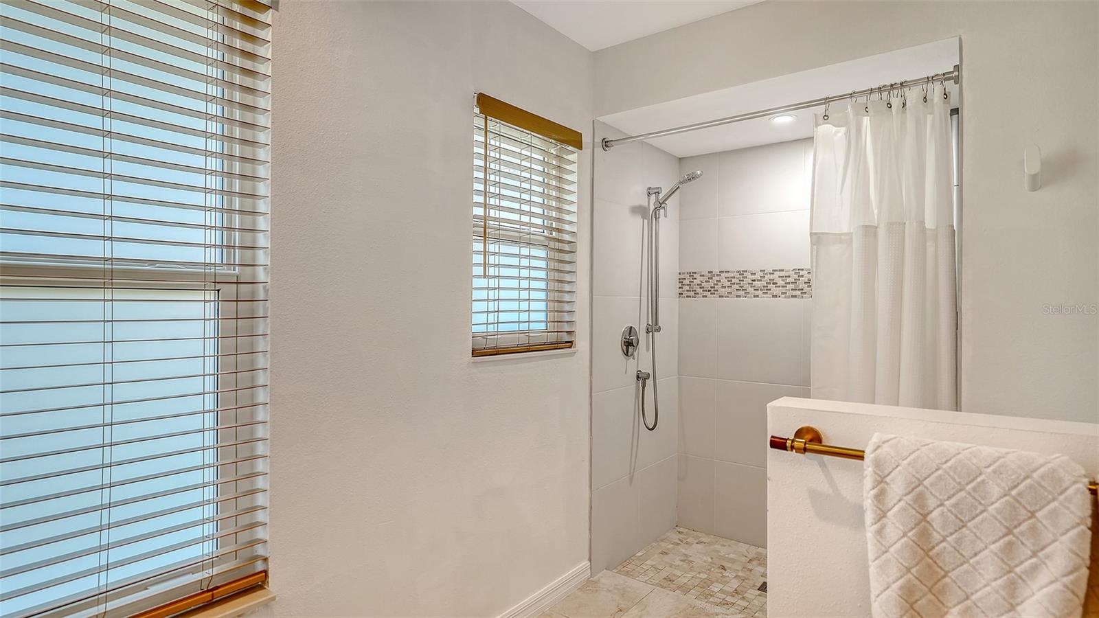 6988 COUNTRY LAKES CIR, SARASOTA, FL, 34243