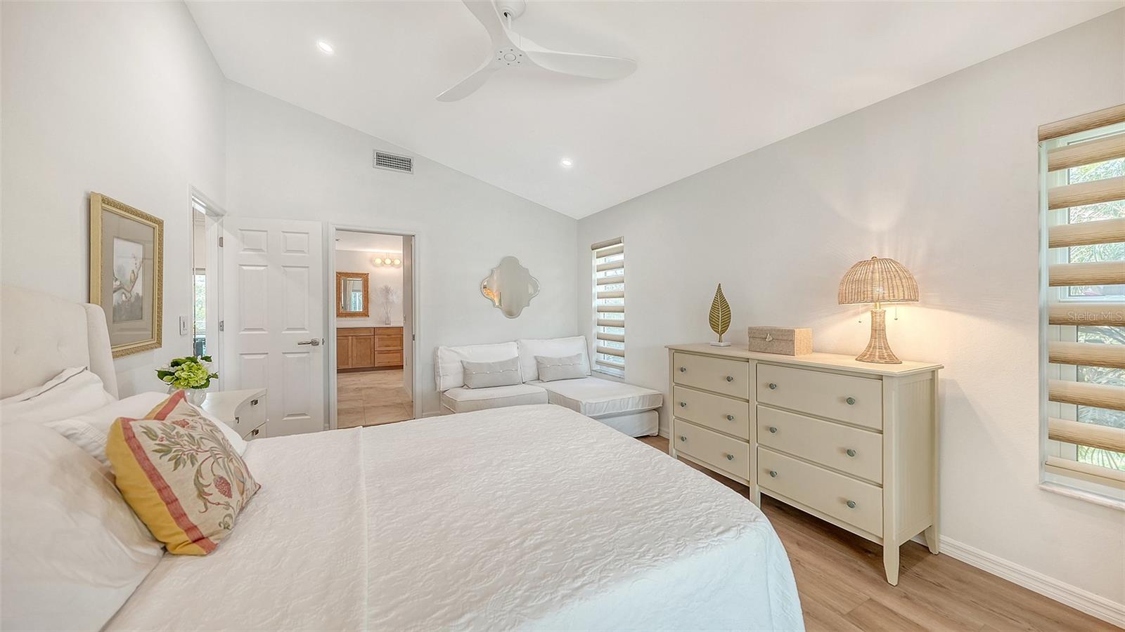6988 COUNTRY LAKES CIR, SARASOTA, FL, 34243