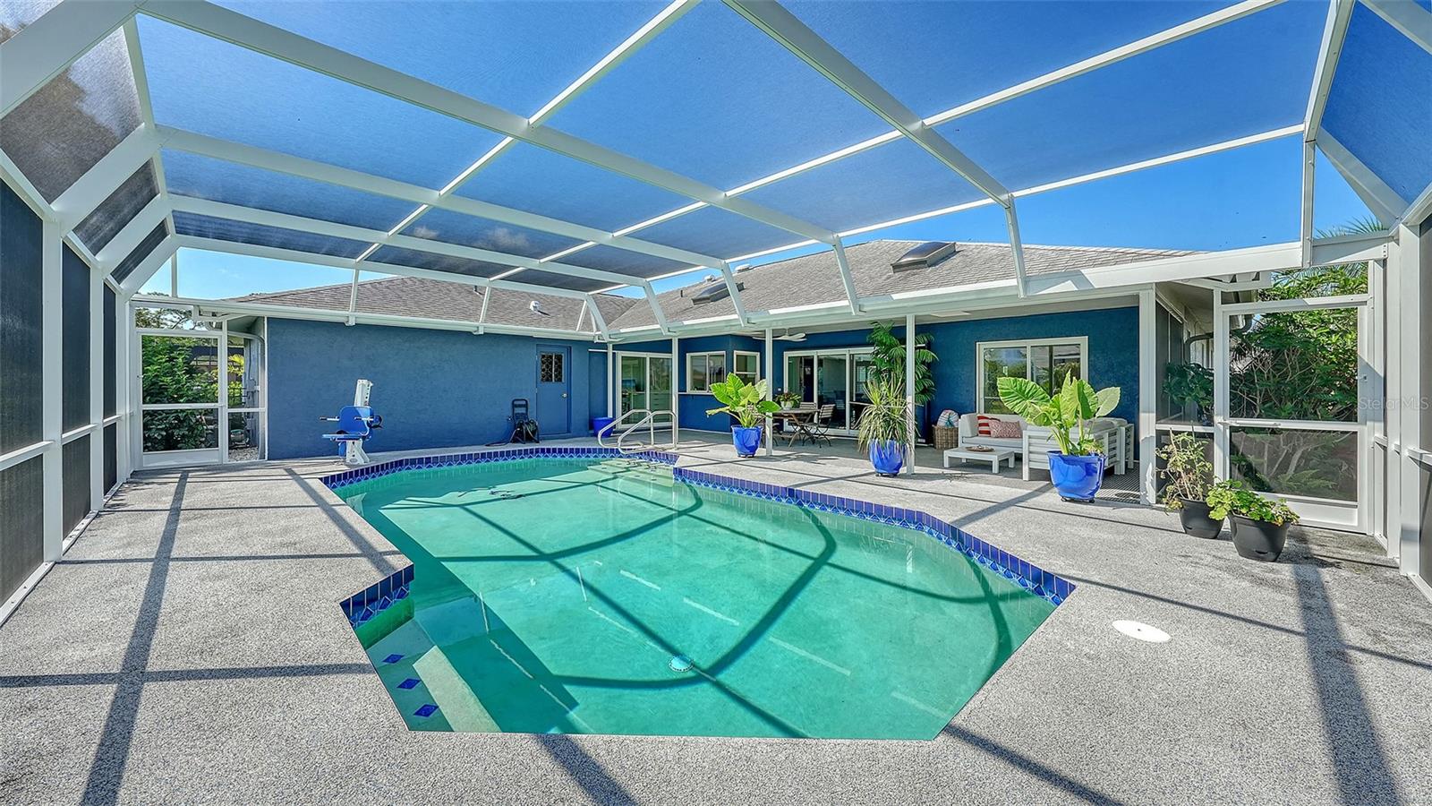 6988 COUNTRY LAKES CIR, SARASOTA, FL, 34243